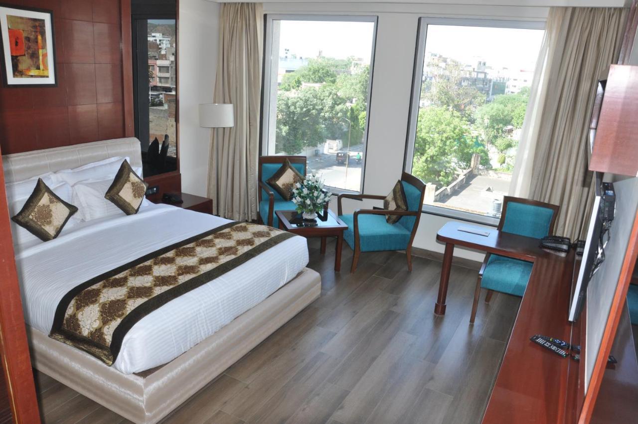 Spree Hotel Jaipur Ngoại thất bức ảnh