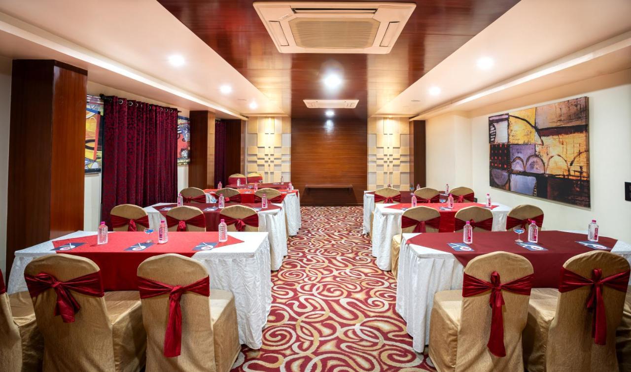 Spree Hotel Jaipur Ngoại thất bức ảnh